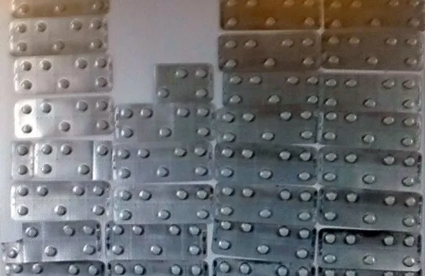 Koprski policisti so obsojenemu zasegli večjo zalogo tablet