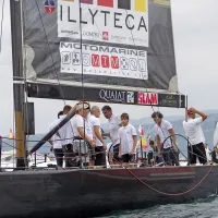 Moralni zmagovalci regate: Marino Quaiat, Jaro Furlani, Sandi Šuc, Gabriele Zoppi, Maurizio Bencic, Giulio Trani in Michele De Gennaro