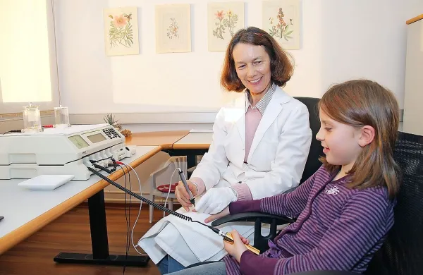 Zdravstveno stanje organizma bioresonačni terapevti preverjajo  znanstveno, s pomočjo za to izdelanih  naprav   