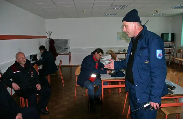 Ker po odstavitvi Kendića iz štaba civilne zaščite zanj na postojnski občini naj ne bi bilo več dela, so ga odpustili 
