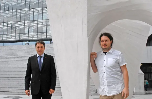 Luka Manojlović (levo) obljublja val mladostne energije 