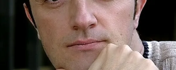Vlado Azinović: “Nenadoma se nam vsiljuje vtis, da je Islamska država  pred vrati Evrope in ZDA in da samo nujna mednarodna intervencija nove  'koalicije voljnih' lahko prepreči, da bi se tudi naše  glave odkotalile za glavami pobitih Američanov  in