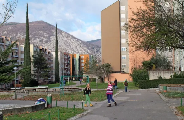 Sklad na leto kupi med pet in deset stanovanj, potreb pa je desetkrat več