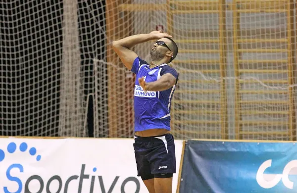 Dos Santos