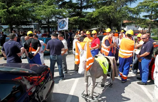 Stavka, ki jo je avgusta leta 2011 v Luki Koper organiziral sindikat žerjavistov, je bila zakonita. Takšna je dokončna odločitev vrhovnega sodišča.