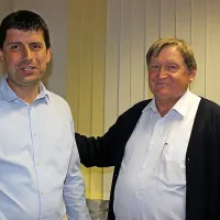 Nekoliko večje razočaranje kot v Marentičevem štabu je bilo sinoči čutiti v štabu Jerneja Verbiča, a z vodjo kampanje, Boštjanom Steglom, sta se vseeno prijateljsko objela