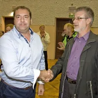 Kmalu zatem je Bandelliju (levo) iz Gorjanskega prišel čestitat tudi dosedanji župan  Danijel Božič 