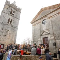Fe&scaron;ta rakije v nedeljo v najmanj&scaron;em  mestu na svetu