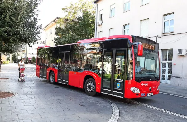 Koper so z novimi avtobusnimi linijami bolje povezali z bolnišnico v Izoli, prebivalci Šalare pa pravijo, da so pri tem na njihovo sosesko pozabili 