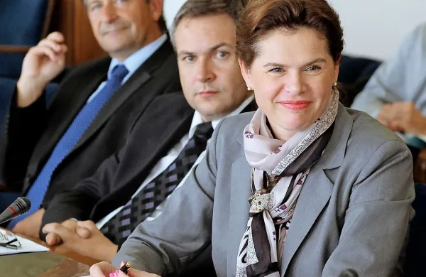 Člani mandatno-volilne komisije tudi danes niso opravili razprave o sumu korupcije pri kandidaturi Alenke Bratušek za evropsko komisarko