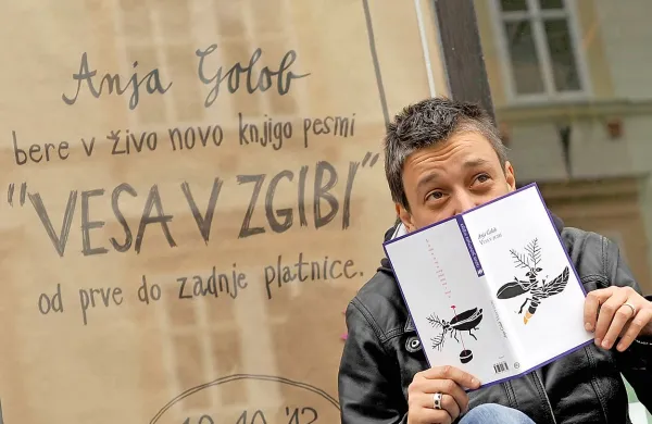 Anja Golob  je bila z zbirko Vesa v zgibi nominirana tudi za Veronikino nagrado   