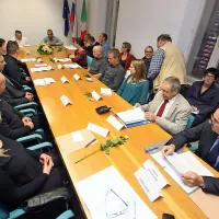 V Ankaranu se je zapletlo pri sejninah