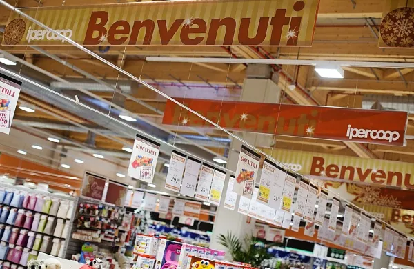 Cooperative Operaie imajo na Tržaškem in Goriškem celo vrsto trgovin in supermarketov - za zdaj so vsi še odprti, stečajni upravitelj obljublja, da bo tako tudi ostalo