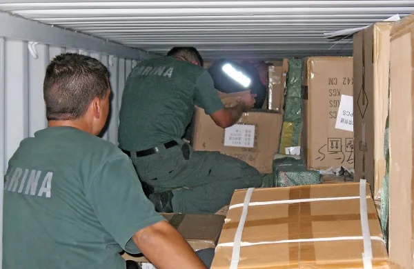 V Kopru  na&scaron;li 27 ton ponarejenega fungicida