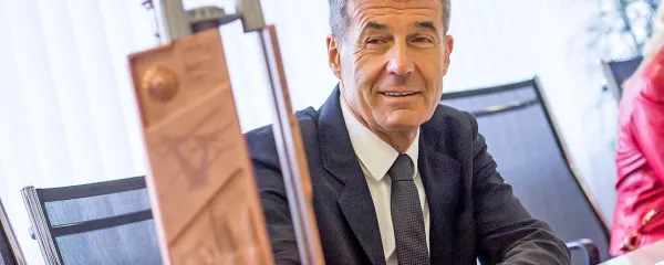 Stojan Petrič: “Kolektor je bil dolgo stroškovni,  potem 
je postal še  tehnološki vodja. Na področju komutatorjev
 nam tega naslova še nihče ni vzel. A vas čas se moramo razvijati, da ohranimo prednost. To nam bo uspevalo še kar nekaj let.” 