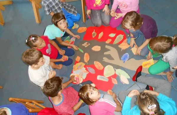 Med pestro ponudbo dejavnosti za dvig socialnega in kulturnega kapitala med mladimi so tudi  ustvarjalnice 