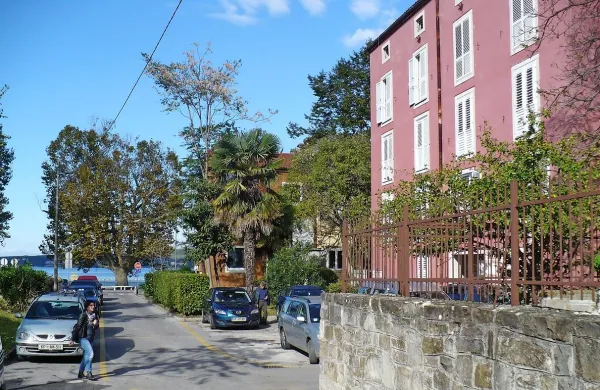 Nekatere, ki stanujejo v Mladinski ulici, moti ropotanje pometača, ki je tudi ob koncih tedna na delu že zgodaj zjutraj 