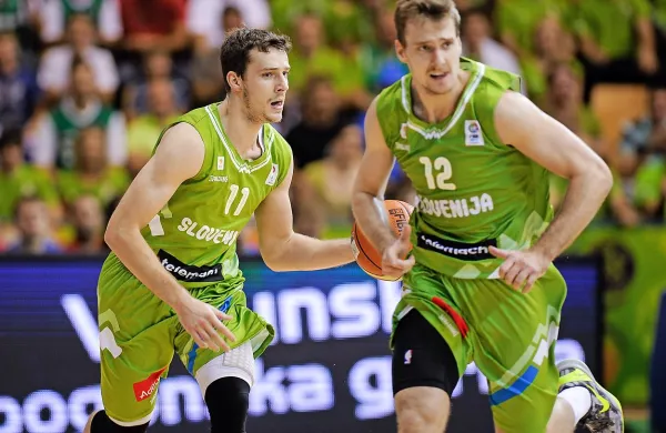Goran (levo) in Zoran Dragić bosta soigralca tudi v ligi NBA pri Phoenixu