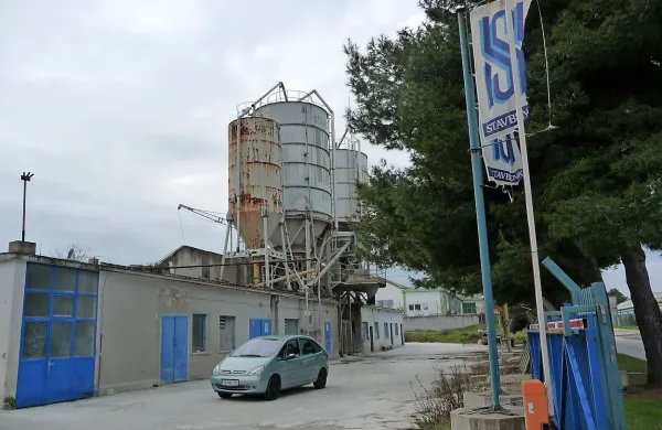 Nekdanje Stavbenikove betonarne v Izoli ni več