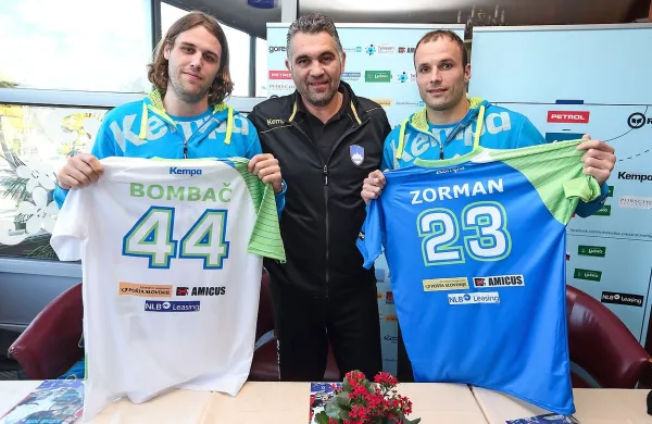 Z novimi dresi po nove zmage (z leve): Dean Bombač, Boris Denić in Uroš Zorman