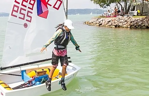 Na svetovnem prvenstvu v jadralnem razredu optimist v Argentini je Mara Turin osvojila bronasto odličje v konkurenci deklet