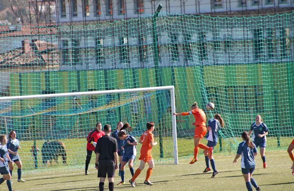 Akcije so potekale v glavnem pred ajdovskim golom, kjer je bila med aktivnejšimi gostjami Petra Pasar (v skoku)