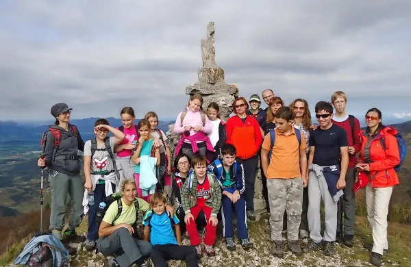 Mladi obalni planinci na Sv. Trojici