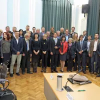 Na današnji konstitutivni seji novogoriškega mestnega sveta so potrdili mandate 32 svetnikom, med katerimi je v tem sklicu enajst svetnic