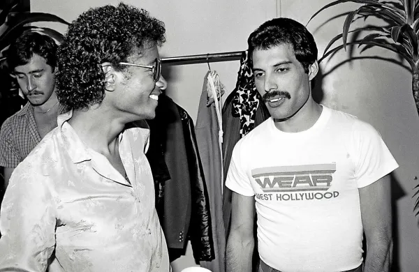 Na novi kompilaciji skupine Queen bo tudi duet  Freddieja Mercuryja in Michaela Jacksona