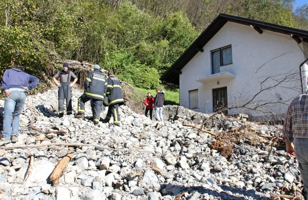 Tolminska občina je začela  zbirati prijave škode, ki je nastala na kmetijskih zemljiščih, na cestah in objektih ob  nedavnem neurju v Baški grapi