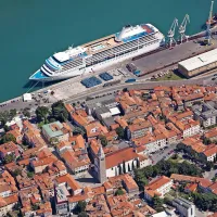 Lani je Koper obiskalo 65.434 potnikov, na kopnem pa so  porabili za 3,7 milijona evrov