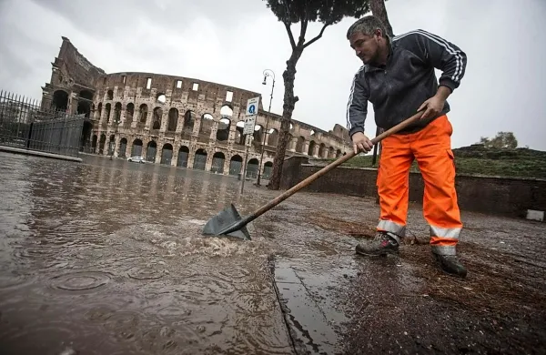 Italijo prizadela huda neurja
