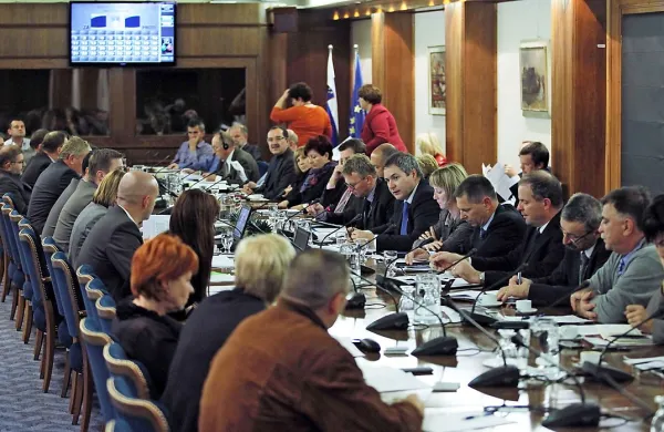 Na skupni seji parlamentarnih odborov za infrastrukturo in okolje so poslanci ob razpravi o poplavni varnosti pogrešali predvsem sistemske rešitve
