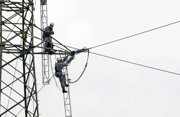 Ponekod v Logatcu  ostali brez elektrike