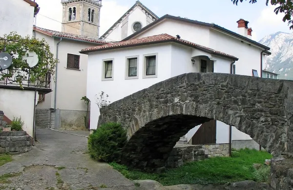 Staro jedro Podnanosa bo nekaj mesecev gradbišče