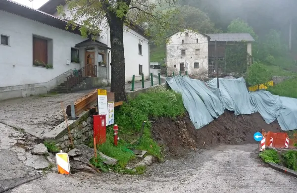 Goriško in Tolminsko ogrožajo plazovi