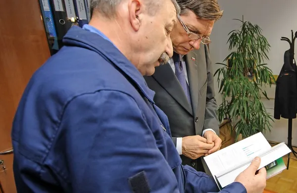 Srečko Šestan je na seji odborov državnega zbora jasno povedal, kaj si misli o učinkovitosti države. Predsednik države Borut Pahor je včeraj  obiskal štab civilne zaščite.