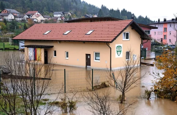 Tokratne poplave, ki se ponekod na Notranjskem še niso umirile, so poplavile več kot 1300 objektov