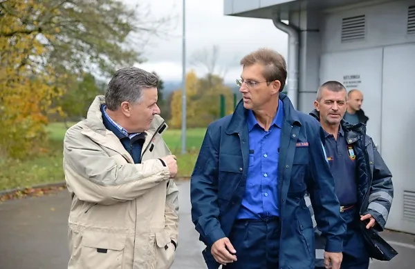 Premier Miro Cerar si je v soboto ogledal poplavljena območja in napovedal konkretne preventivne ukrepe, ki bodo v prihodnjem letu ena od prednostnih nalog vlade