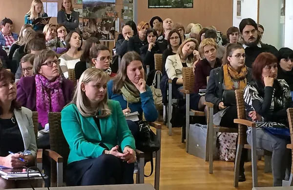 Slovenisti so z zanimanjem prisluhnili tako trpkim kakor tudi duhovitim besedilom iz   časa velike vojne 
