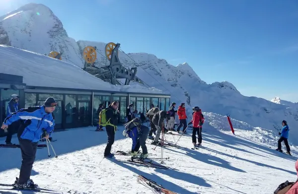 ...bodo bovški gostje lahko smučali na italijanski strani Kanina v Selli Nevei ali pa v Trbižu z Višarjami 