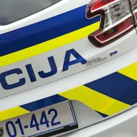 Dodatna barva naj bi pripomogla k večji vidnosti in s tem tudi varnosti policistov