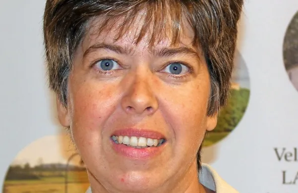 Tamara Urbančič, ki si prizadeva osveščati otroke in zaposlene v šolah tudi preko vodenja kmetijskih krožkov, poudarja pomen razvijanja dobrih praks za uvedbo lokalne in tradicionalne hrane v šole