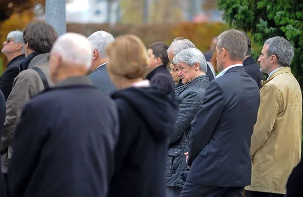 Kajetana Koviča pospremili na zadnjo pot