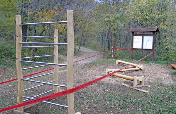 Ob naravoslovni učni poti Ob Hublju bodo obiskovalcem na voljo naprave za različne vaje