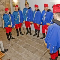 Moški pevski zbor Dragonarji generala Maistra je edini pevski zbor na območju nekdanje Avstro-ogrske države, ki prepeva v avtentičnih starih vojaških uniformah iz časa monarhije 