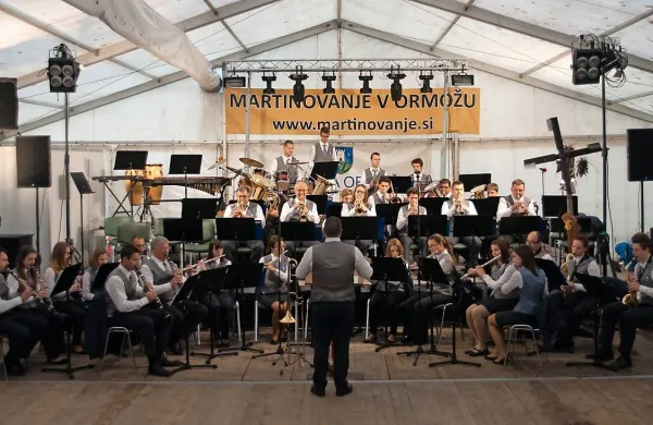 Pihalni orkester Izola na nastopu v Ormožu