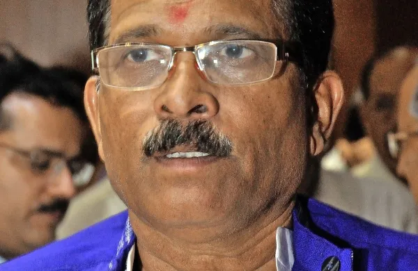 Indijski premier Narendra Modi, velik ljubitelj joge,  je v ponedeljek imenoval  novega ministra za ajurvedo, jogo in naturopatijo Shripada Yassa Naik (na fotografiji)