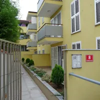 Večstanovanjski objekt na Premrlovi 