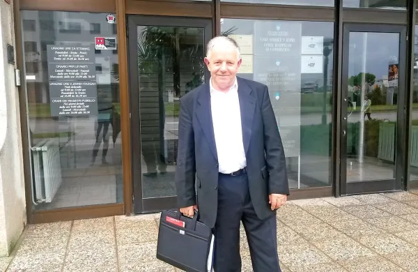 Savo Radić na koprskem sodišču: “Od tožbe ne bom odstopil!”  